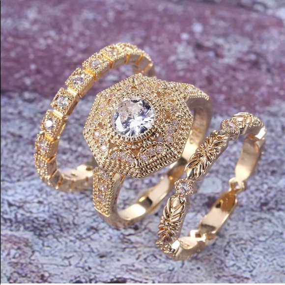 White Sapphire Engagement Rings - Picture 3 of 4